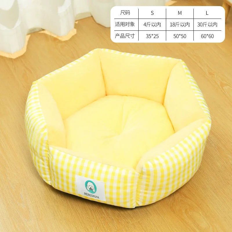 Ultra-soft plush cat and small dog bed by Mufaal, featuring a warm, anti-anxiety sleeping nest for comfort and relaxation.