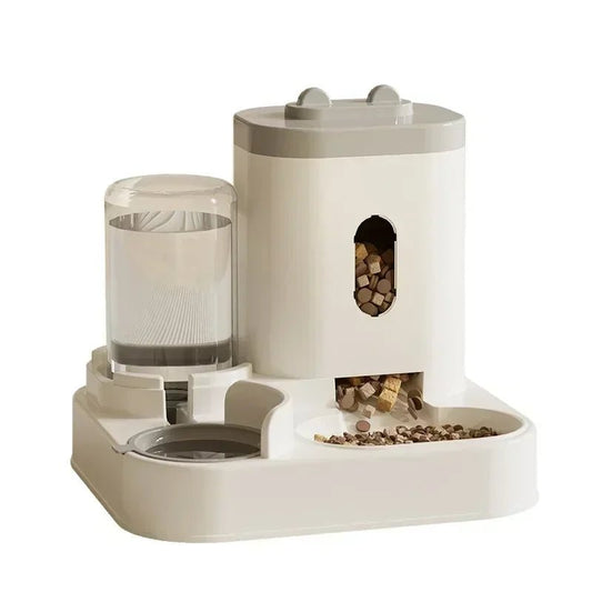 Automatic pet water dispenser bottle by Mufaal.com, leak-proof feeder for cats and dogs with large capacity and easy refill.