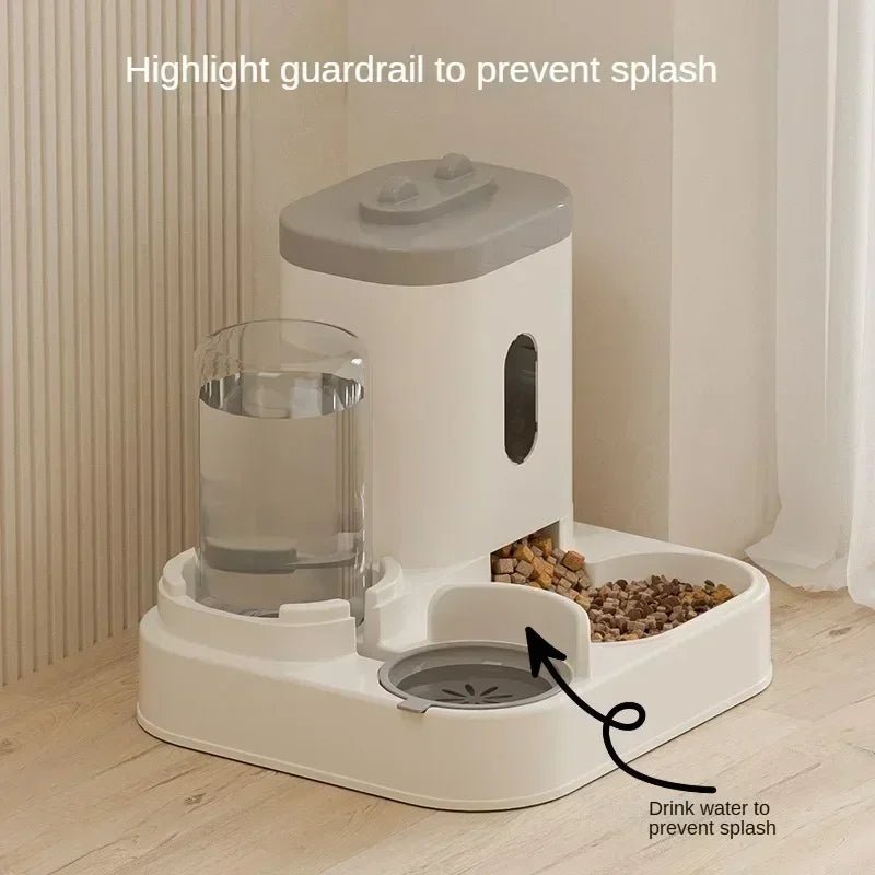 Automatic pet water dispenser bottle by Mufaal.com showing leak-proof design, large capacity, and easy refill for cats and dogs.