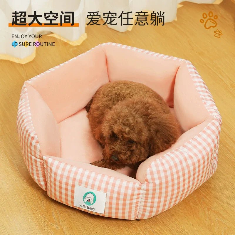 Ultra-soft plush cat and small dog bed with warm, anti-anxiety design, providing a cozy sleeping nest for pets.