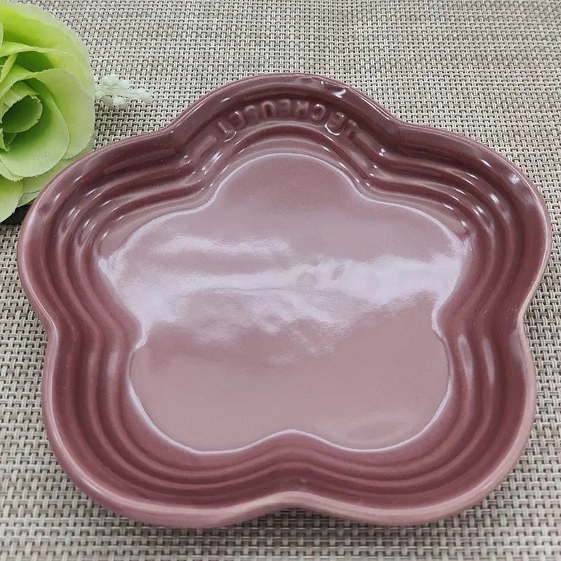 Raised ceramic cat bowl by Mufaal.com, elevated anti-spill feeder designed for better digestion and comfortable feeding.