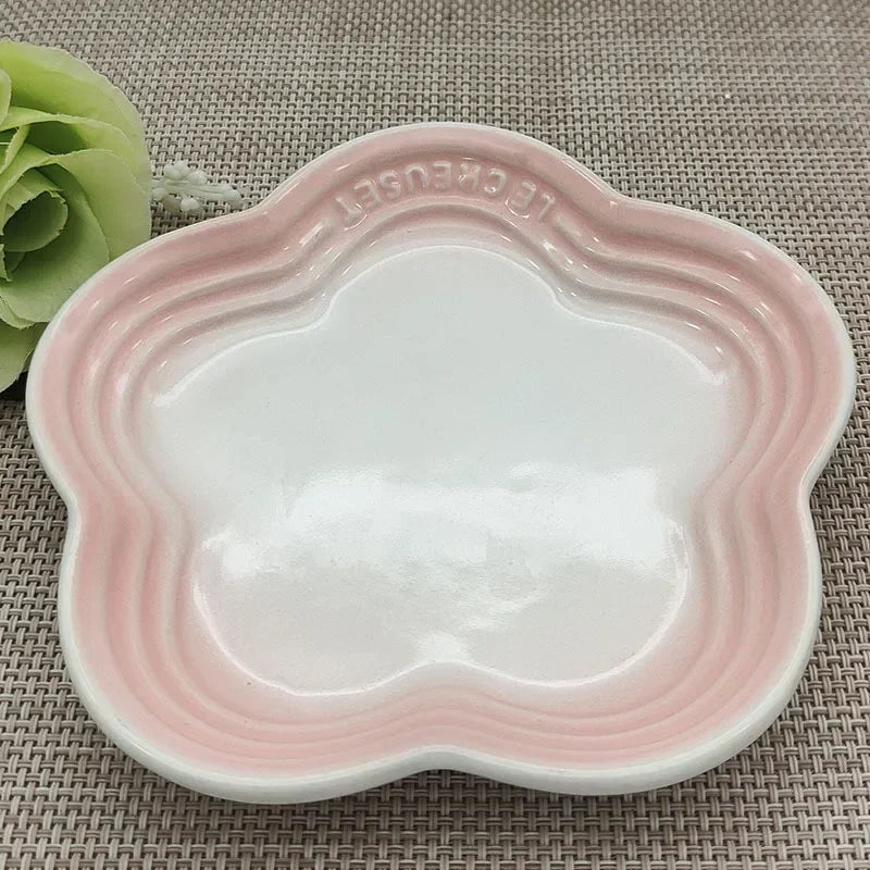 Raised ceramic cat bowl by Mufaal.com, elevated anti-spill feeder for improved digestion and comfortable feeding.
