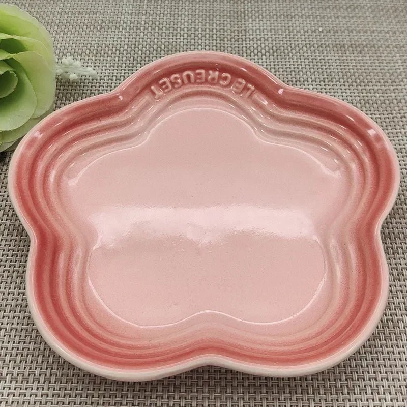 Raised ceramic cat bowl by Mufaal.com with elevated design and anti-spill feature for comfortable feeding and improved digestion.